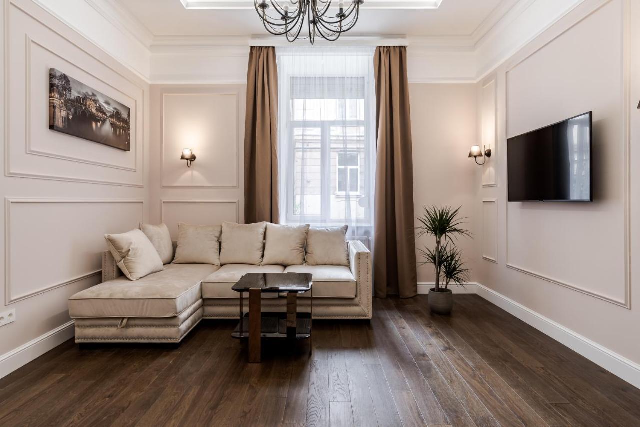Neoclassic Apartment Lviv Luaran gambar