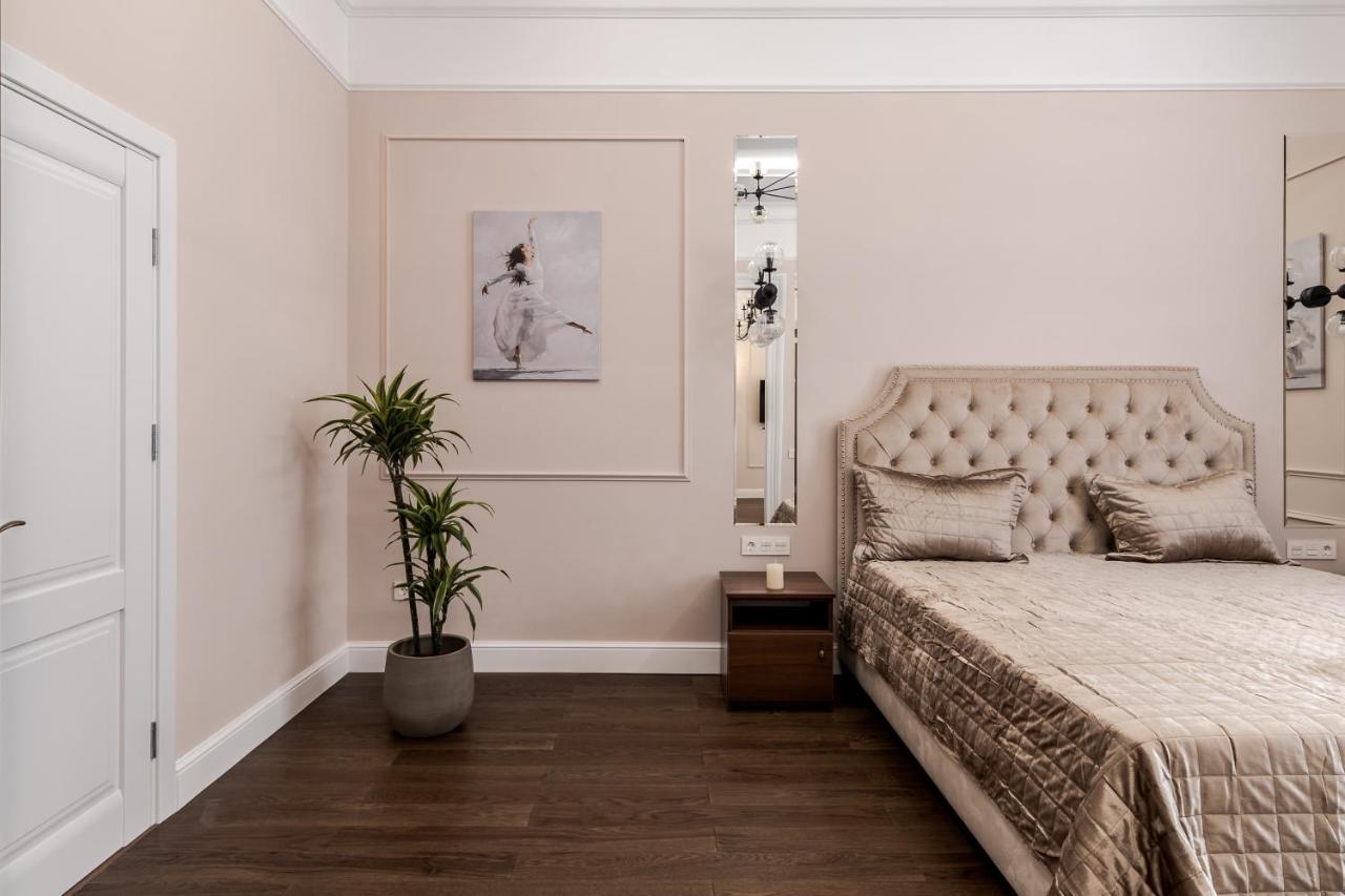 Neoclassic Apartment Lviv Luaran gambar