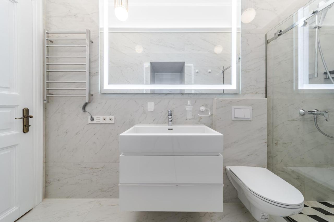 Neoclassic Apartment Lviv Luaran gambar
