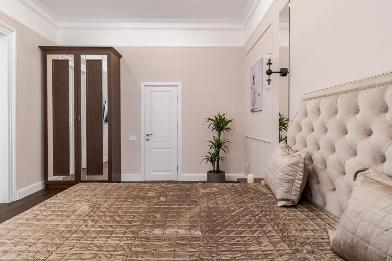 Neoclassic Apartment Lviv Luaran gambar