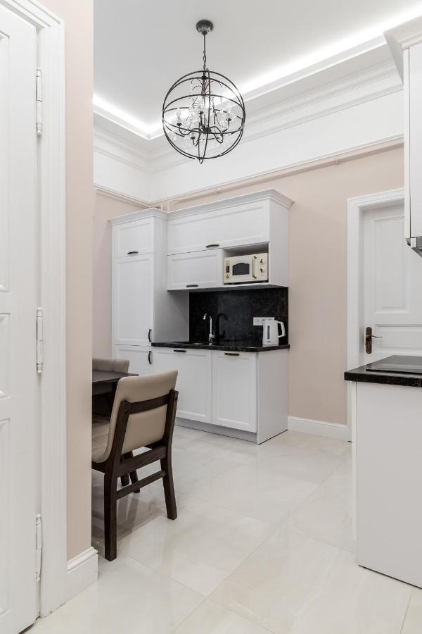 Neoclassic Apartment Lviv Luaran gambar