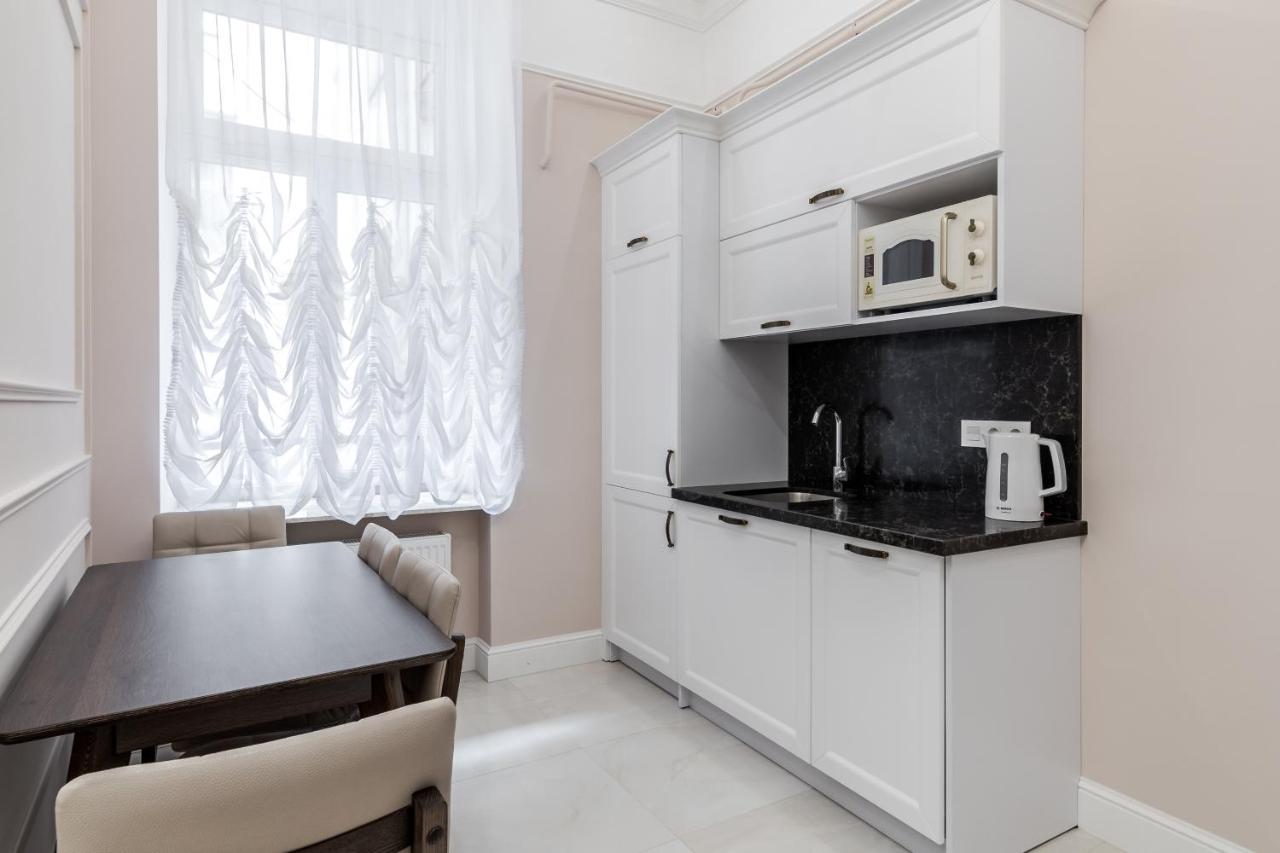 Neoclassic Apartment Lviv Luaran gambar