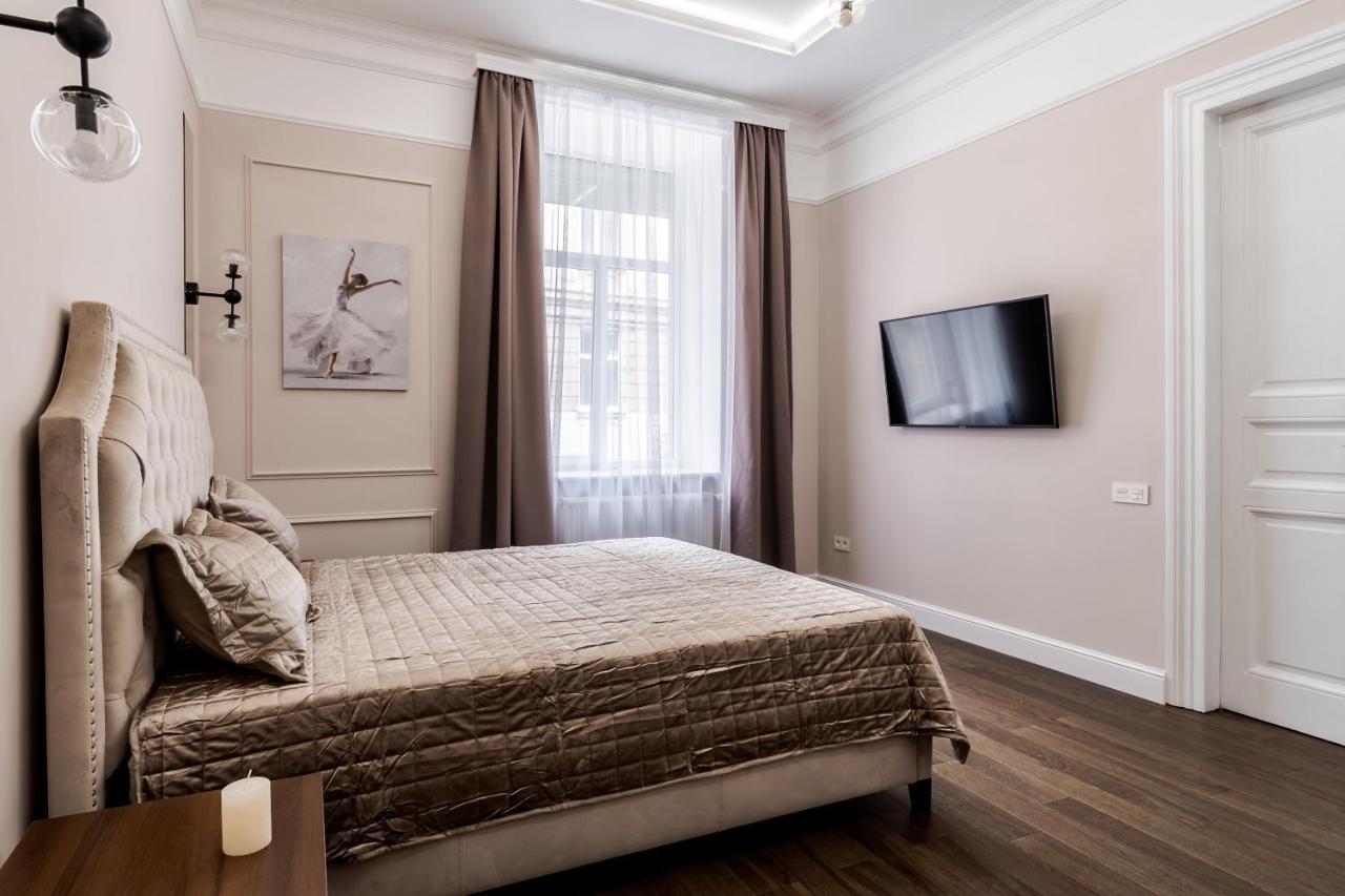 Neoclassic Apartment Lviv Luaran gambar