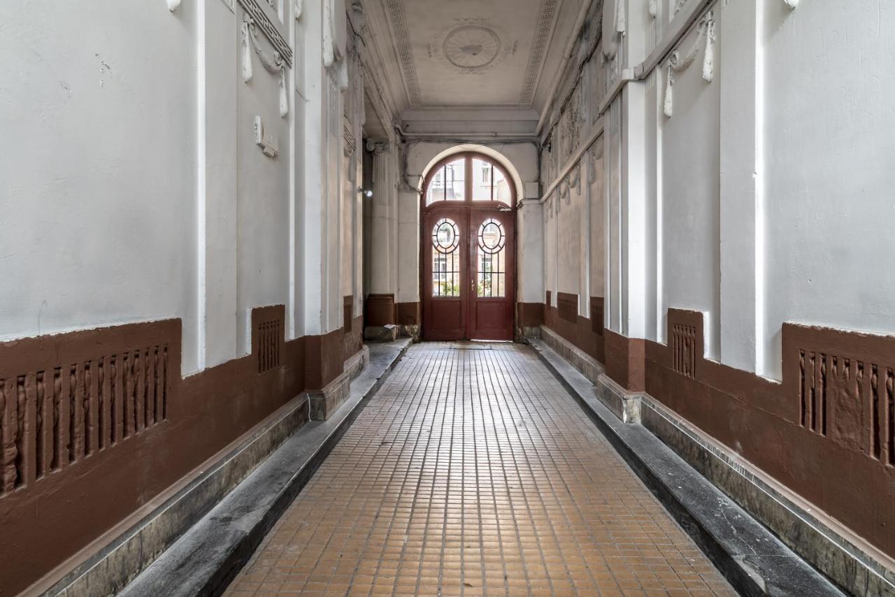 Neoclassic Apartment Lviv Luaran gambar