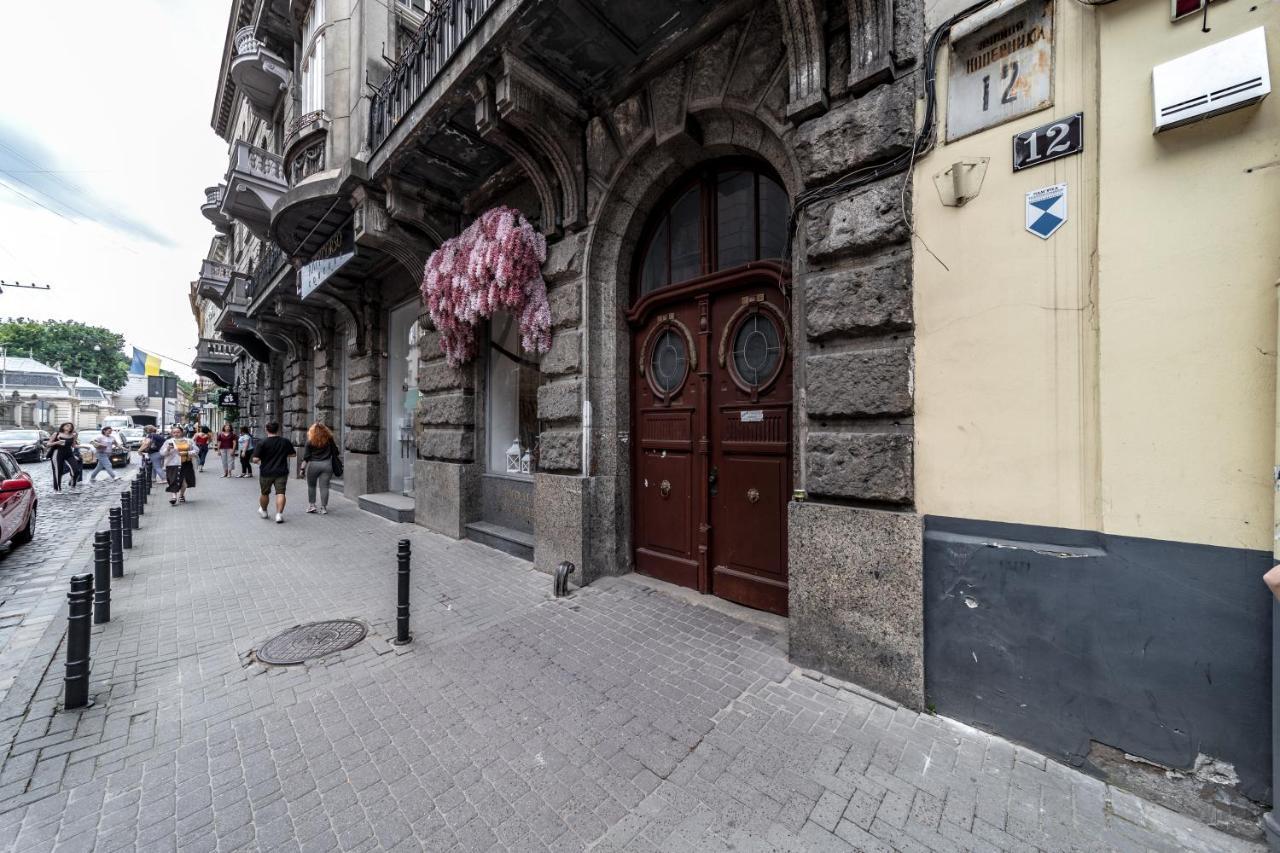 Neoclassic Apartment Lviv Luaran gambar